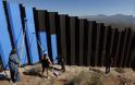Αμερικανοί στρατιώτες θα βάψουν το τείχος στα σύνορα με το Μεξικό..
