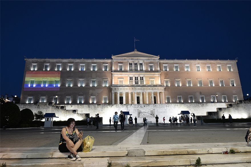 Athens Pride 2019: Στα χρώματα του ουράνιου τόξου η Βουλή - Φωτογραφία 3