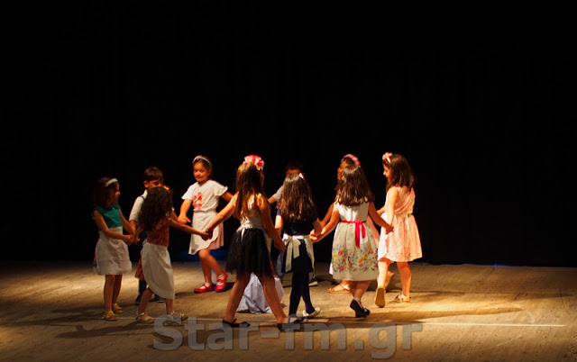 Τα χορευτικά του Δήμου Γρεβενών στην  ετήσια παράσταση 2019 (εικόνες + VIDEO) - Φωτογραφία 30
