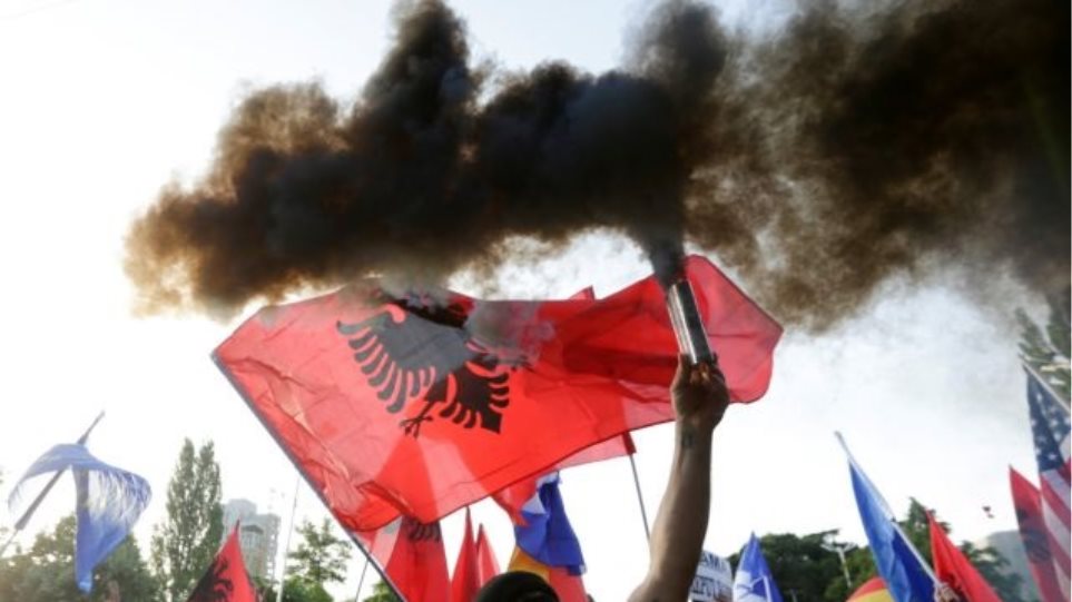 Αλβανία: «Πόλεμος» δηλώσεων μεταξύ Μέτα και Ράμα - «Δεν πρόκειται να παραιτηθώ» δηλώνει ο Πρόεδρος - Φωτογραφία 1