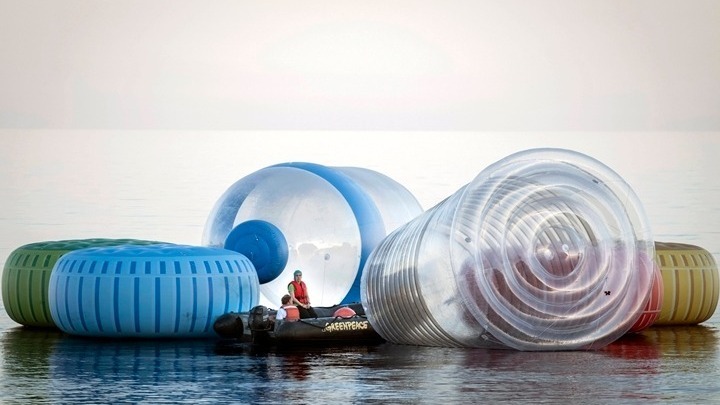 WWF: Πέντε γραμμάρια πλαστικό καταπίνει κάθε εβδομάδα ο μέσος άνθρωπος - Φωτογραφία 1