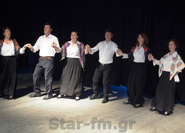 Ετήσια εκδήλωση από το Τμήμα Παραδοσιακών Χορών Δήμου Γρεβενών (εικόνες) - Φωτογραφία 20