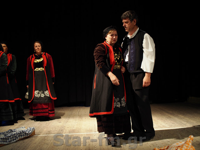 Ετήσια εκδήλωση από το Τμήμα Παραδοσιακών Χορών Δήμου Γρεβενών (εικόνες) - Φωτογραφία 5