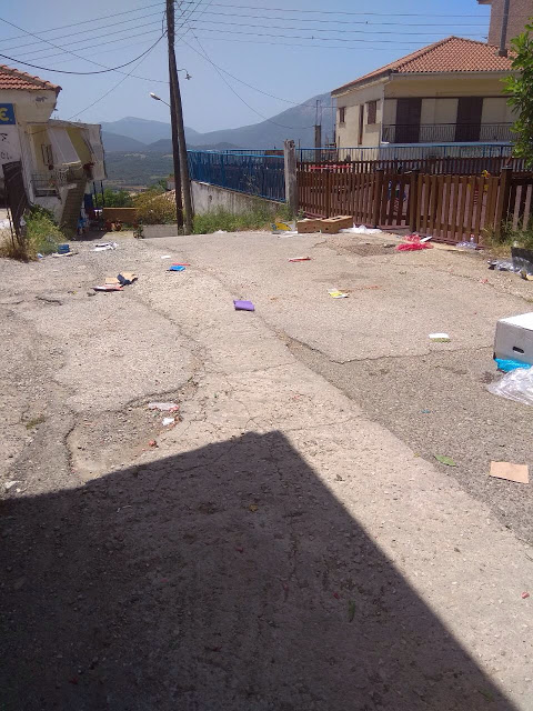Σκουπίδια και μυρωδιές μετά την ολοκλήρωση της λαϊκής αγοράς στην ΚΑΤΟΥΝΑ - Φωτογραφία 6