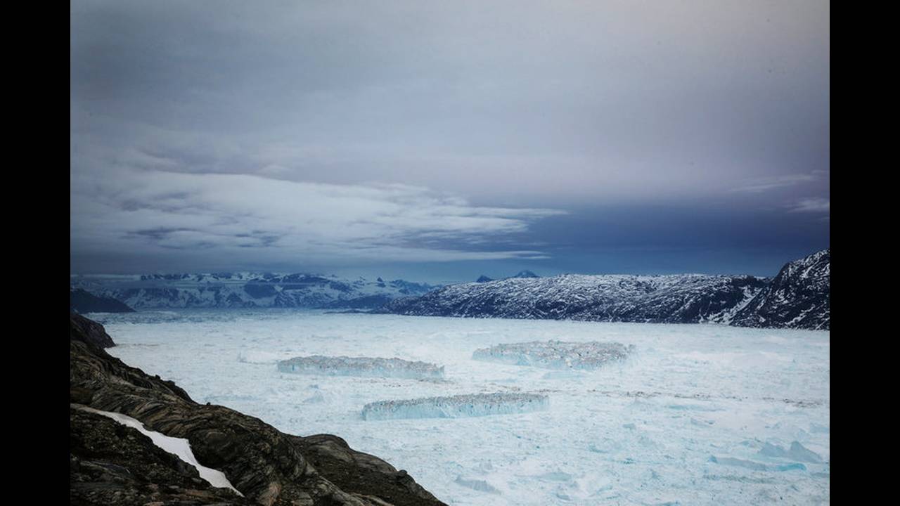 Ο πλανήτης εκπέμπει SOS: Πάνω από το 40% των πάγων της Γροιλανδίας έλιωσε σε μόλις μία εβδομάδα - Φωτογραφία 2