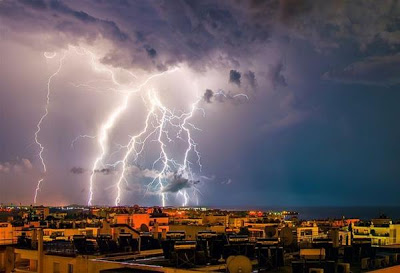«Ηλεκτρικές» καταιγίδες: Πάνω από 10.000 κεραυνοί έπεσαν σε 12 ώρες! - Φωτογραφία 1