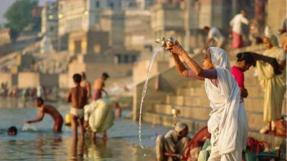 Βρέθηκε η σορός του Ινδού «Χουντίνι» στον Γάγγη - Φωτογραφία 1