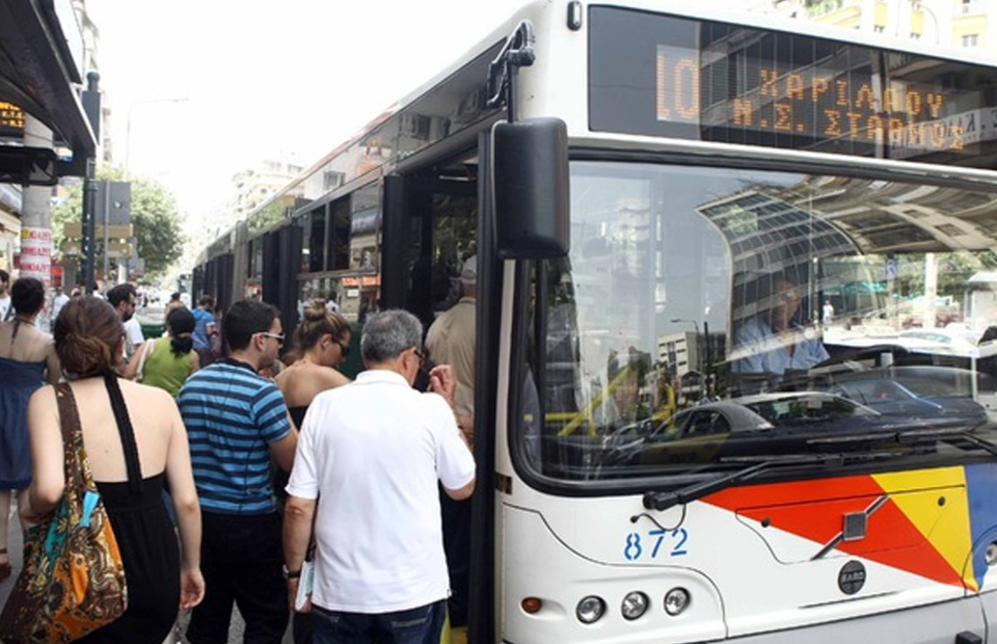 Ταλαιπωρία και οργή στις στάσεις του ΟΑΣΘ: Μόνο 300 από τα 520 λεωφορεία κυκλοφορούν! - Φωτογραφία 1