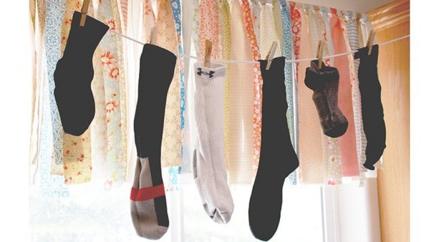Πώς χάνονται οι... κάλτσες στο πλυντήριο - Φωτογραφία 1