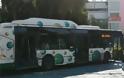 Συρμός του προαστιακού συγκρούστηκε με λεωφορείο στη Λιοσίων - Φωτογραφία 2