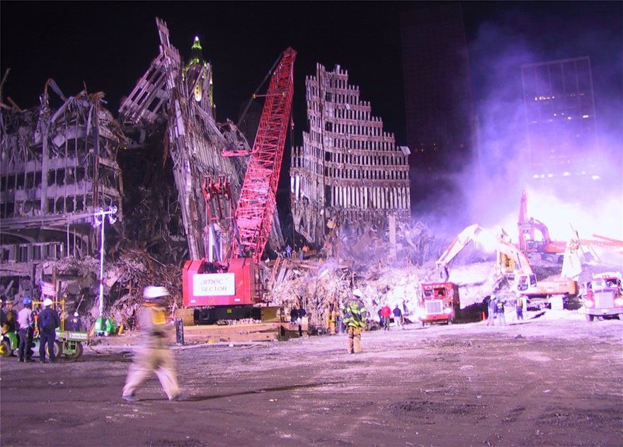 11η Σεπτεμβρίου: Συγκλονιστικές αδημοσίευτες φωτογραφίες από τους Δίδυμους Πύργους - Φωτογραφία 12