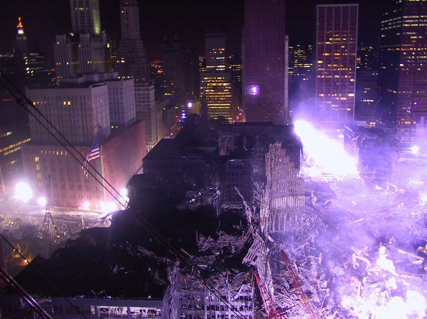 11η Σεπτεμβρίου: Συγκλονιστικές αδημοσίευτες φωτογραφίες από τους Δίδυμους Πύργους - Φωτογραφία 5