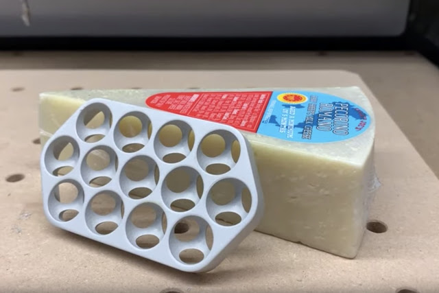 Το νέο Mac Pro ονομάζεται τρίφτης και Blogger προσπάθησε να τρίψει το τυρί - Φωτογραφία 2