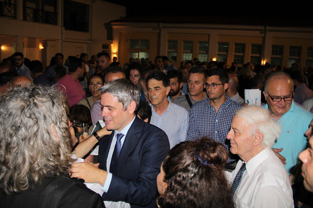 Πρωτοφανής συγκέντρωση ετεροδημοτών στην ομιλία του Κώστα Καραγκούνη στην Αθήνα. - Φωτογραφία 8