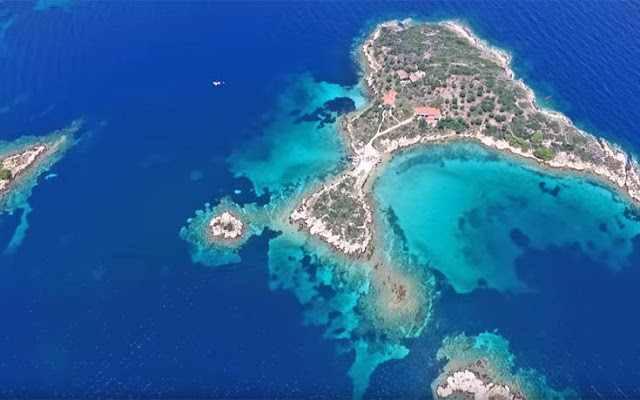 Τα άγνωστα εξωτικά νησάκια της Χαλκιδικής - Φωτογραφία 1