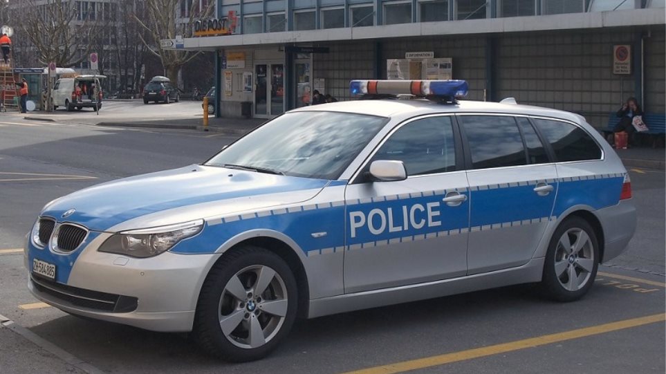 Προσποιήθηκαν τους αστυνομικούς και απέσπασαν 3,25 εκατ. ευρώ από μία γυναίκα - Φωτογραφία 1