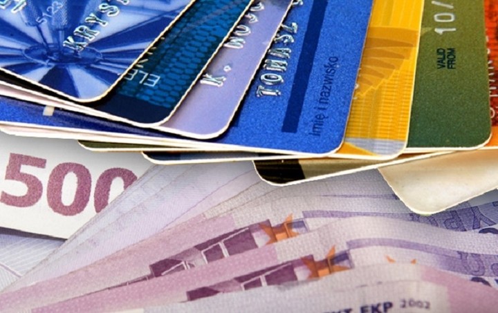 Ποιες χρεωστικές κάρτες σας επιβραβεύουν στις αγορές σας (ΠΙΝΑΚΑΣ) - Φωτογραφία 1
