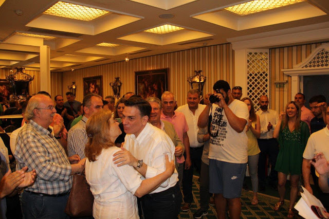 Σε κατάμεστη αίθουσα η προεκλογική ομιλία του ΘΑΝΟΥ ΜΩΡΑΪΤΗ στους ετεροδημότες της Αθήνας -ΦΩΤΟ - Φωτογραφία 20