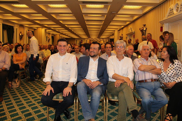 Σε κατάμεστη αίθουσα η προεκλογική ομιλία του ΘΑΝΟΥ ΜΩΡΑΪΤΗ στους ετεροδημότες της Αθήνας -ΦΩΤΟ - Φωτογραφία 58