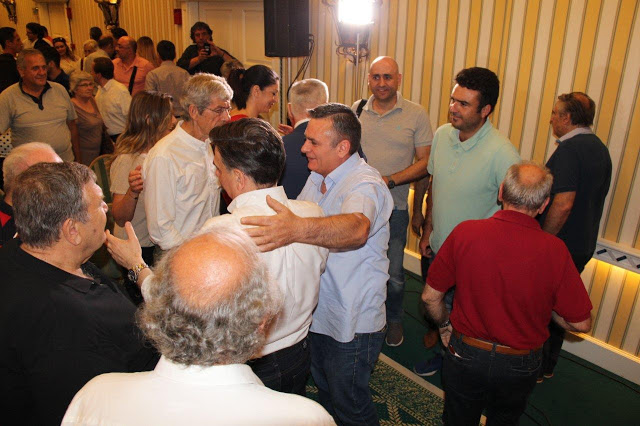 Σε κατάμεστη αίθουσα η προεκλογική ομιλία του ΘΑΝΟΥ ΜΩΡΑΪΤΗ στους ετεροδημότες της Αθήνας -ΦΩΤΟ - Φωτογραφία 90
