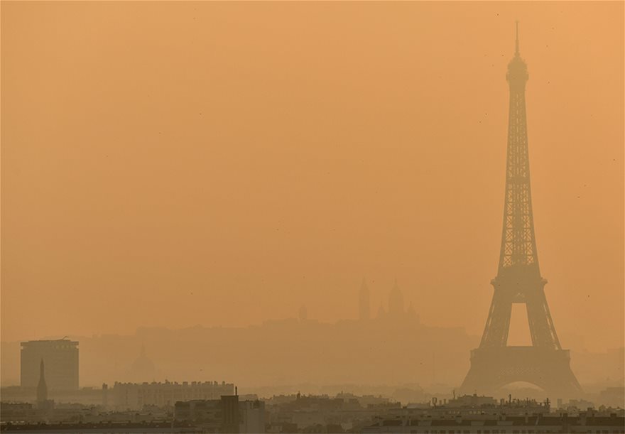 Ατμοσφαιρική ρύπανση και καύσωνας «πνίγουν» το Παρίσι - Φωτογραφία 3