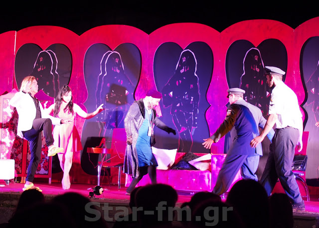 Εικόνες από την Θεατρική παράσταση ΓΟΒΑ Παρθένα  στην Πηγαδίτσα Γρεβενών.. - Φωτογραφία 40