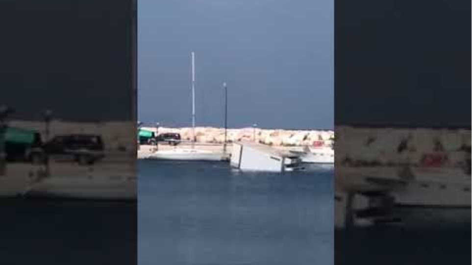 Θάσος: Φορτηγό έπεσε στη θάλασσα στα Λιμενάρια - Φωτογραφία 2