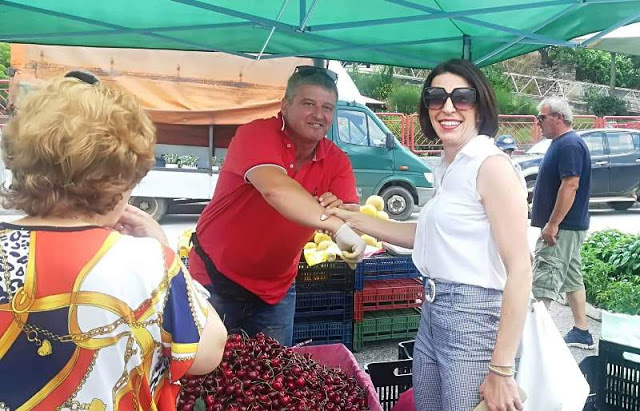 Η υποψήφια βουλευτής της Νέας Δημοκρατίας Γρεβενών Λαμπρινή Κόγιου – Χατζηζήση στη Λαϊκή Αγορά και σε εμπορικά καταστήματα της Δεσκάτης (εικόνες) - Φωτογραφία 4