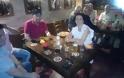 Η υποψήφια Βουλευτής Νέας Δημοκρατίας Λαμπρινή Κόγιου - Χατζηζήση   συναντήθηκε με φίλους σε κεντρικό καφέ της πόλης των Γρεβενών