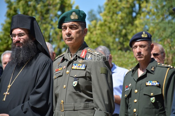 Ο Καταδρομέας Διοικητής της 1ης Μεραρχίας Υποστράτηγος Σάββας Κολοκούρης τιμά τους αγνοούμενους της Κυπριακής τραγωδίας - Φωτογραφία 1