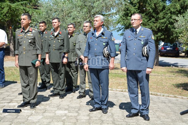 Ο Καταδρομέας Διοικητής της 1ης Μεραρχίας Υποστράτηγος Σάββας Κολοκούρης τιμά τους αγνοούμενους της Κυπριακής τραγωδίας - Φωτογραφία 11