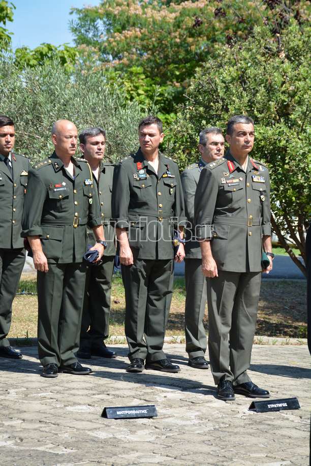 Ο Καταδρομέας Διοικητής της 1ης Μεραρχίας Υποστράτηγος Σάββας Κολοκούρης τιμά τους αγνοούμενους της Κυπριακής τραγωδίας - Φωτογραφία 2