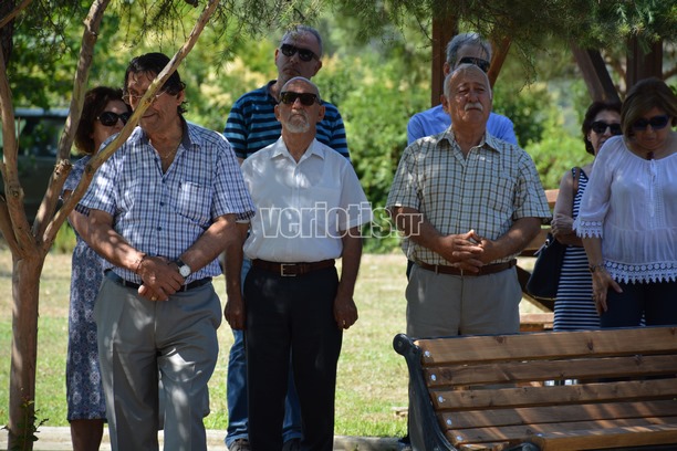 Ο Καταδρομέας Διοικητής της 1ης Μεραρχίας Υποστράτηγος Σάββας Κολοκούρης τιμά τους αγνοούμενους της Κυπριακής τραγωδίας - Φωτογραφία 29