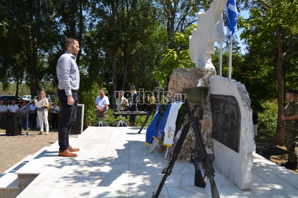 Ο Καταδρομέας Διοικητής της 1ης Μεραρχίας Υποστράτηγος Σάββας Κολοκούρης τιμά τους αγνοούμενους της Κυπριακής τραγωδίας - Φωτογραφία 51