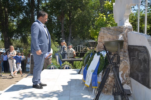 Ο Καταδρομέας Διοικητής της 1ης Μεραρχίας Υποστράτηγος Σάββας Κολοκούρης τιμά τους αγνοούμενους της Κυπριακής τραγωδίας - Φωτογραφία 54