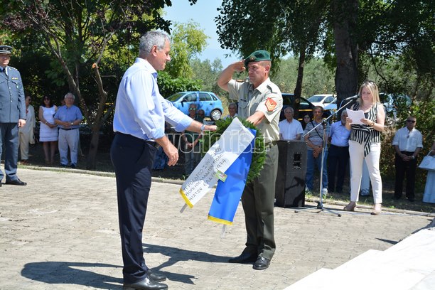 Ο Καταδρομέας Διοικητής της 1ης Μεραρχίας Υποστράτηγος Σάββας Κολοκούρης τιμά τους αγνοούμενους της Κυπριακής τραγωδίας - Φωτογραφία 61