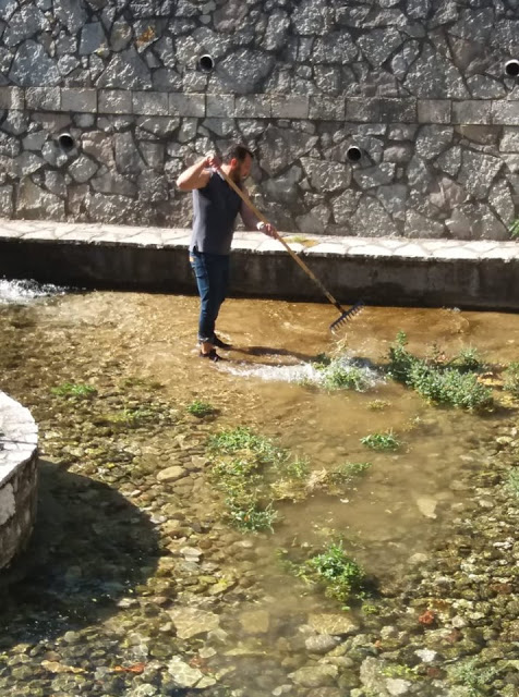Με πρωτοβουλία του Τοπικού Συλλόγου καθαρίστηκε το ποτάμι στο ΜΟΝΑΣΤΗΡΑΚΙ Βόνιτσας -ΦΩΤΟ - Φωτογραφία 11