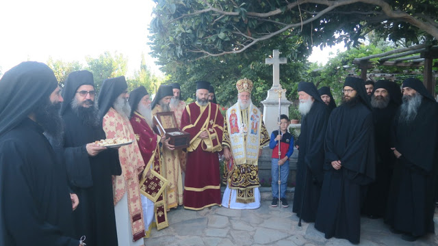 12216 - Φωτογραφίες από τη σημερινή Θεία Λειτουργία και το Μνημόσυνο του Γέροντα Δανιήλ Κατουνακιώτη (†8/9/1929) - Φωτογραφία 29