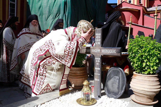 12219 - Αρχιερατική Θεία Λειτουργία και χειροτονίες στην Ι.Μ.Μ. Βατοπαιδίου - Φωτογραφία 18