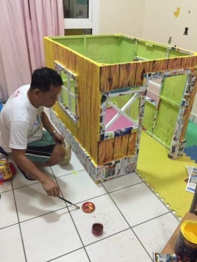 ΚΑΤΑΣΚΕΥΕΣ - Ένας παππούς έφτιαξε το πιο παραμυθένιο σπίτι με τα χεράκια του για την εγγονή του! - Φωτογραφία 4