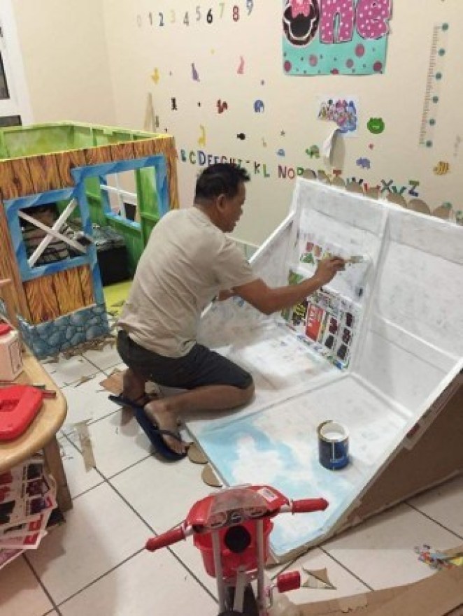 ΚΑΤΑΣΚΕΥΕΣ - Ένας παππούς έφτιαξε το πιο παραμυθένιο σπίτι με τα χεράκια του για την εγγονή του! - Φωτογραφία 5
