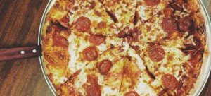 Τι συμβαίνει στο σώμα σου αν φας ένα κομμάτι πίτσα -Λεπτό προς λεπτό (λίστα) - Φωτογραφία 1