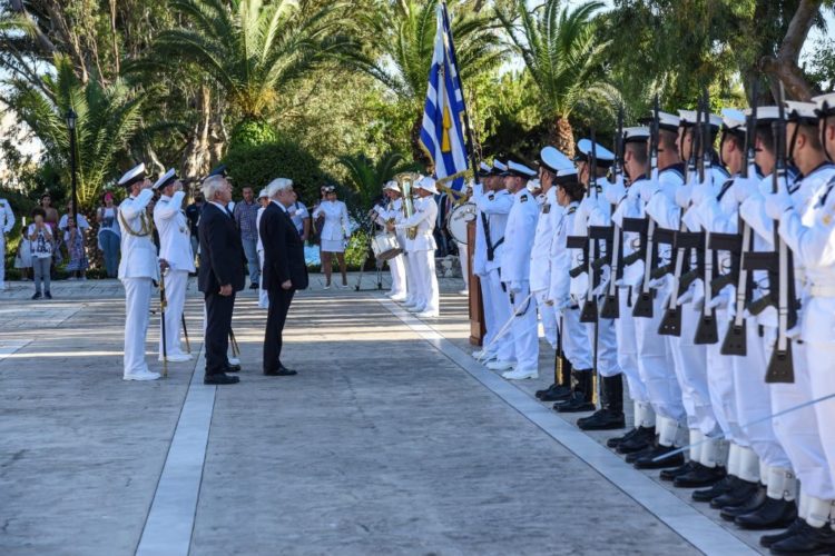 ΓΕΝ: Παρέλαβαν τα ξίφη τους από τον ΠτΔ οι νέοι Σημαιοφόροι του ΠΝ - Φωτογραφία 15