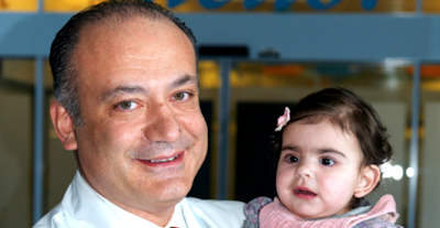 Αυξέντιος Καλαγκός: Ο Έλληνας καρδιοχειρουργός που έχει σώσει αφιλοκερδώς, πάνω από 15.000 παιδάκια - Φωτογραφία 1