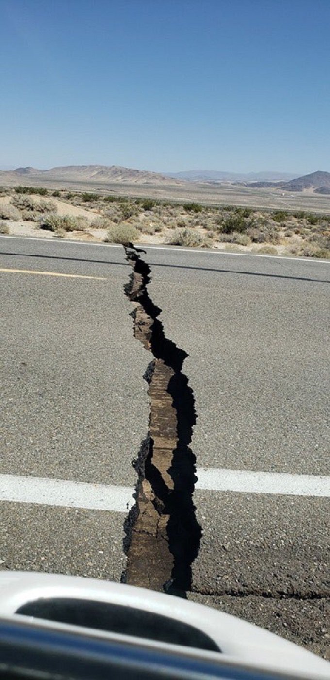ΗΠΑ: Ο μεγαλύτερος σεισμός των τελευταίων 20 ετών κτύπησε την Καλιφόρνια - Ενεργοποιήθηκε το ρήγμα του Αγίου Ανδρέα; - Φωτογραφία 6