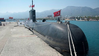 Κύπρος: Στο λιμάνι της Κερύνειας το τουρκικό υποβρύχιο Gür S-357 - Φωτογραφία 1