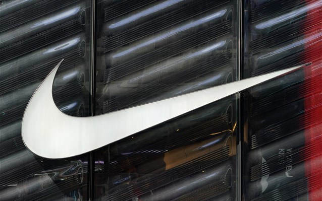 Πυρά από ...παντού για τα «επετειακά» παπούτσια της Nike με την επίμαχη σημαία (pics) - Φωτογραφία 1