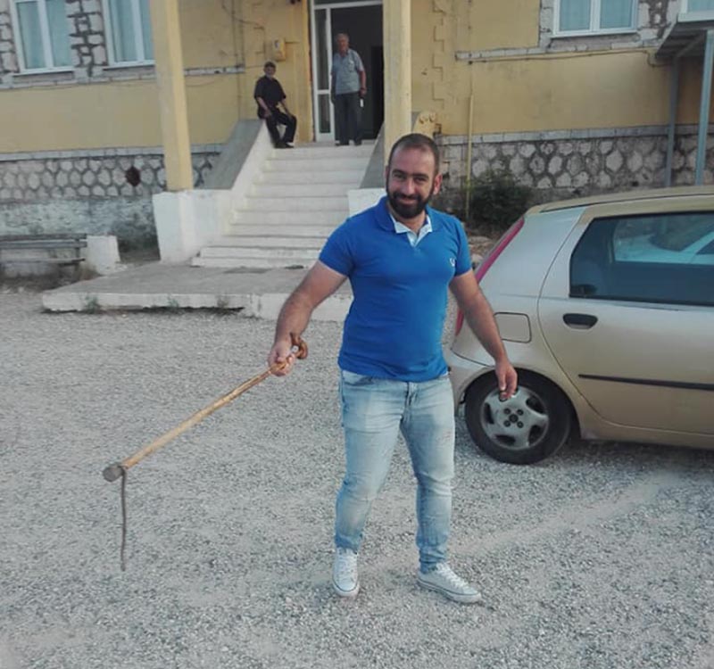 Βόνιτσα: Φίδι αναστάτωσε όλο το εκλογικό κέντρο - Φωτογραφία 2