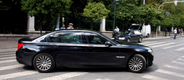 Κ.Μητσοτάκης: Αρνήθηκε να παραλάβει τις δύο θωρακισμένες πρωθυπουργικές BMW - Φωτογραφία 1