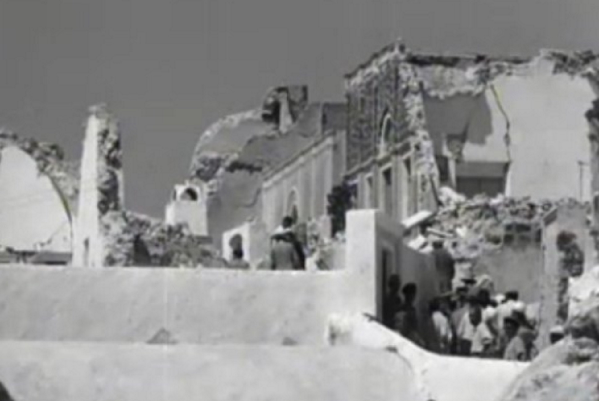 Κυκλάδες: Ο μεγαλύτερος σεισμός του 20ου αιώνα στην Ευρώπη – 7,5 Ρίχτερ σάρωσαν Αμοργό, Σαντορίνη και Κάρπαθο [pics] - Φωτογραφία 2